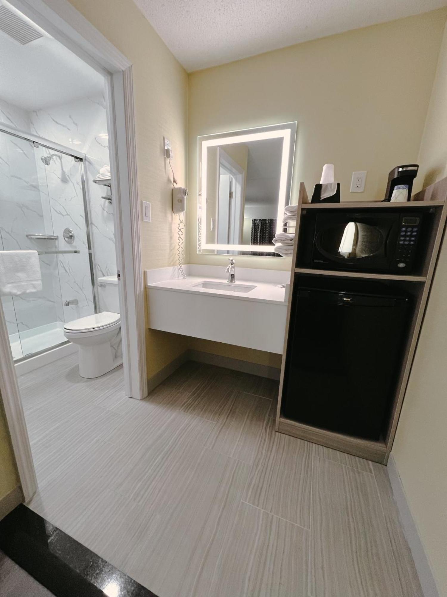 Travel Inn New Castle Airport Extérieur photo