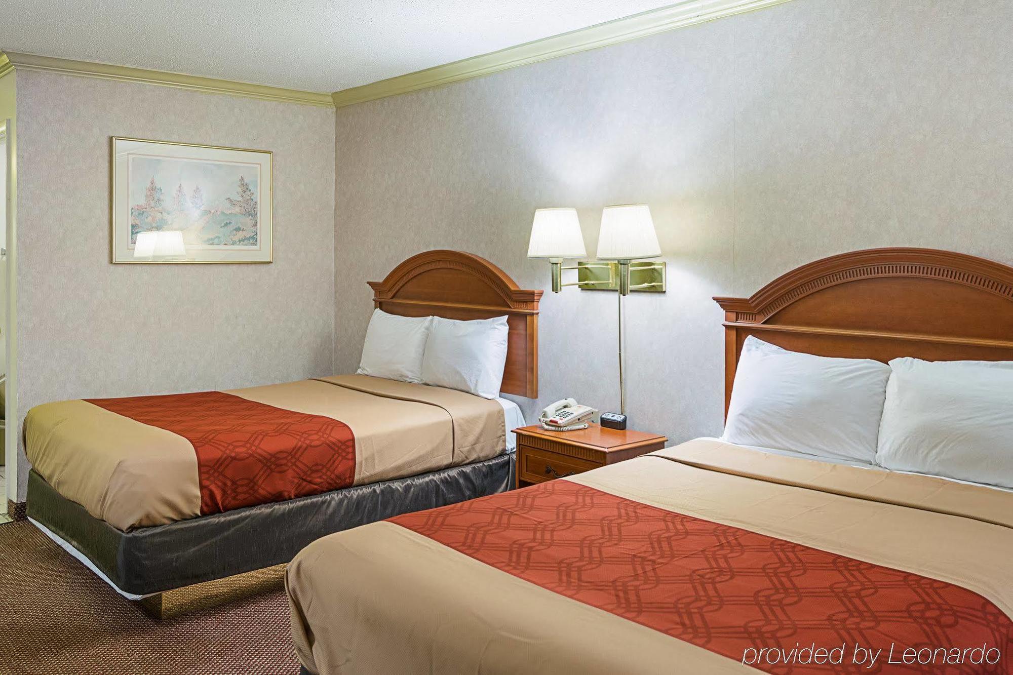 Travel Inn New Castle Airport Extérieur photo
