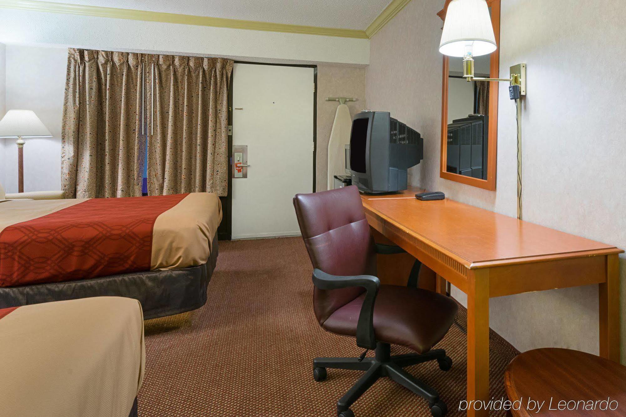 Travel Inn New Castle Airport Extérieur photo