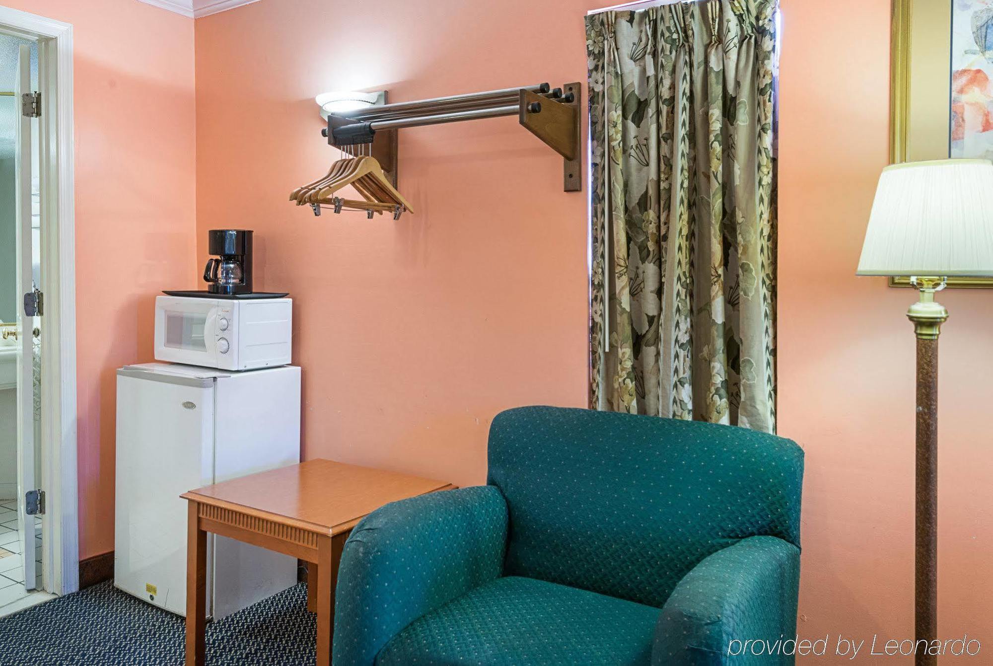 Travel Inn New Castle Airport Extérieur photo